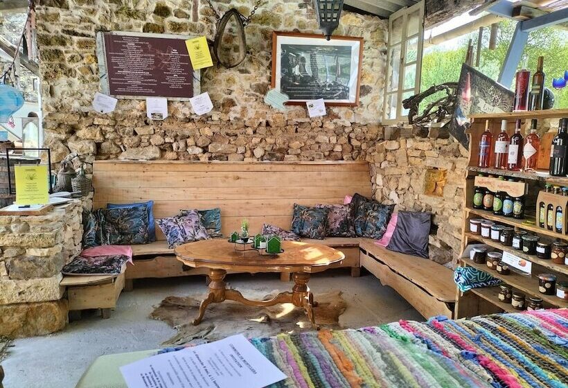 Bed and Breakfast Domaine De La Velle