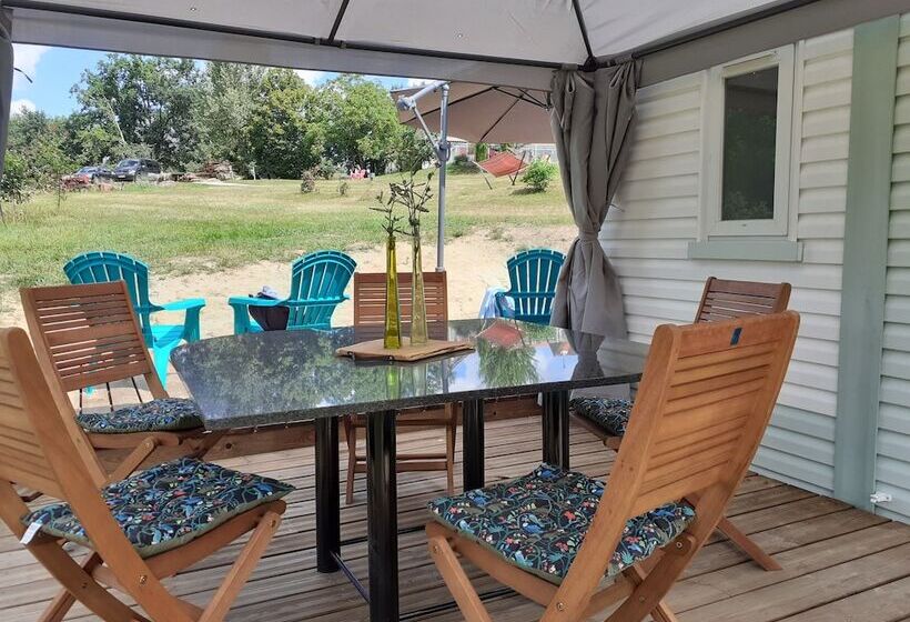 Bed and Breakfast Domaine De La Velle