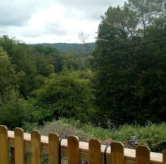 Bed and Breakfast Domaine De La Velle