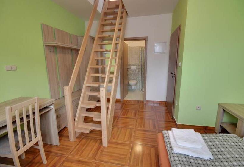 Bed and Breakfast Guest House Pod Hájkem