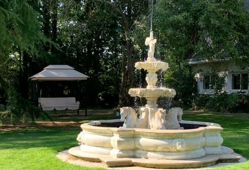 مبيت وإفطار La Clotière