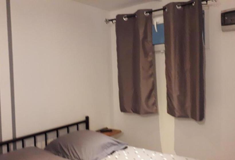 مبيت وإفطار Les Tremieres