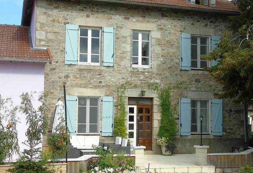 צימר Puy Larousse Farmhouse