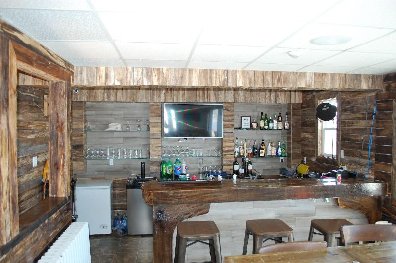 Edge Of The Avalon Inn