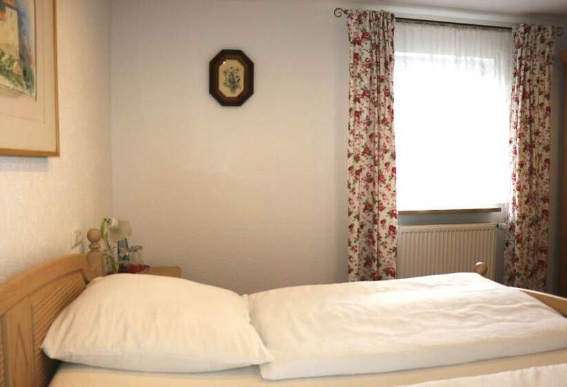 여관 Landhotel Rangau Gasthof & Brennerei