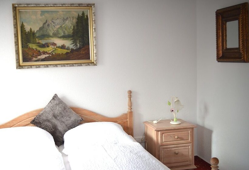 여관 Landhotel Rangau Gasthof & Brennerei