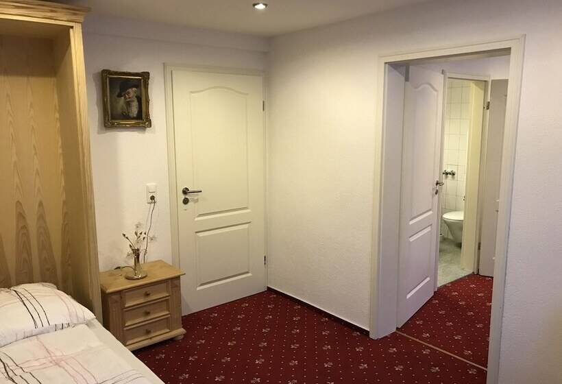 여관 Landhotel Rangau Gasthof & Brennerei