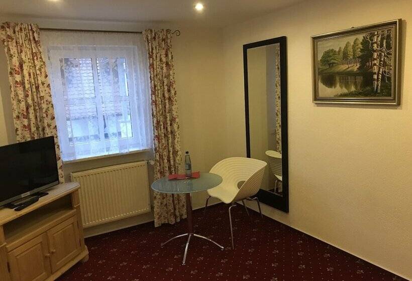 여관 Landhotel Rangau Gasthof & Brennerei