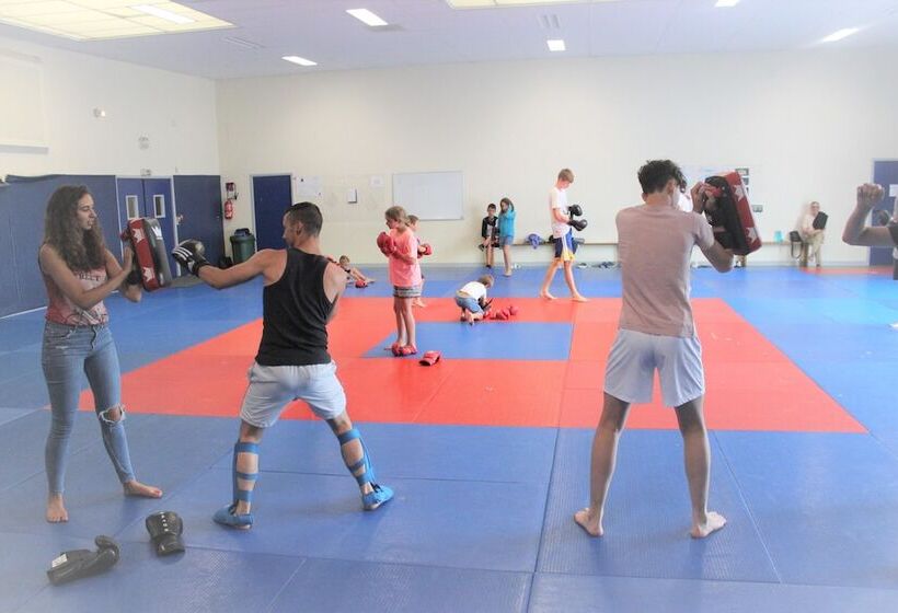 فندق Camping Le Val De Landrouet