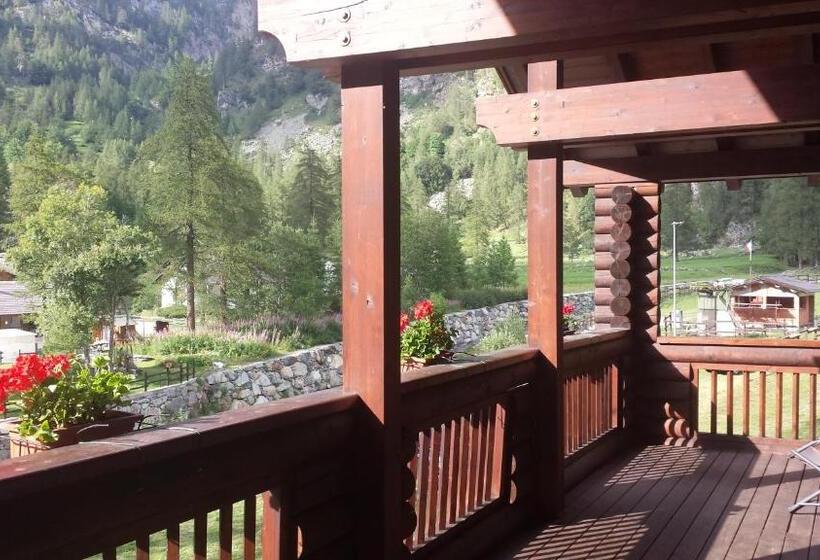 בית מלון כפרי Chalet Rosa Dei Monti