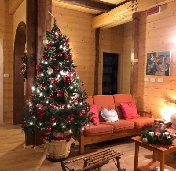 בית מלון כפרי Chalet Rosa Dei Monti