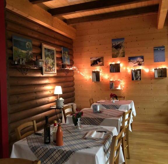 בית מלון כפרי Chalet Rosa Dei Monti