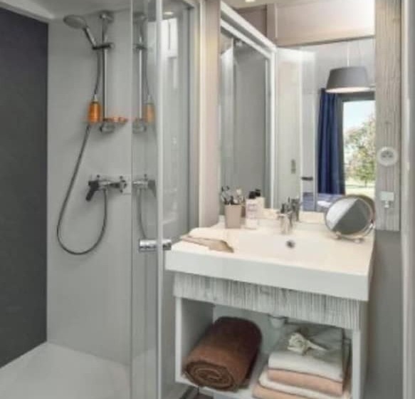 בית מלון כפרי Camping Moulin De Chaules