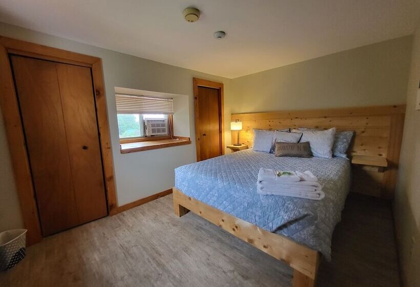 فندق Crabbe Mountain Inn