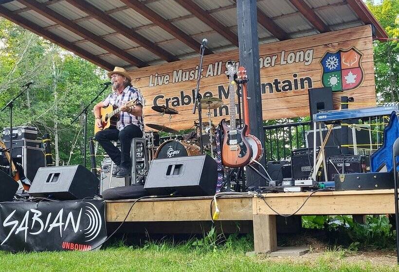 فندق Crabbe Mountain Inn