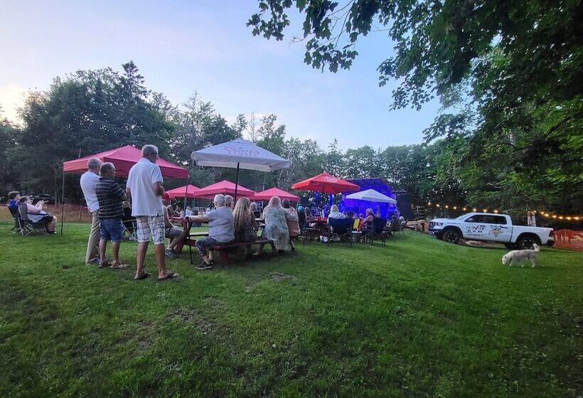 فندق Crabbe Mountain Inn