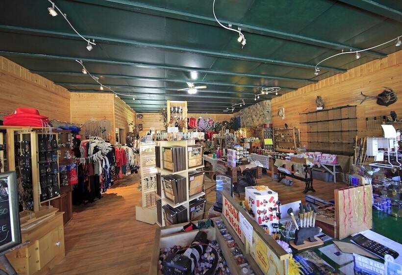 فندق David Thompson Resort