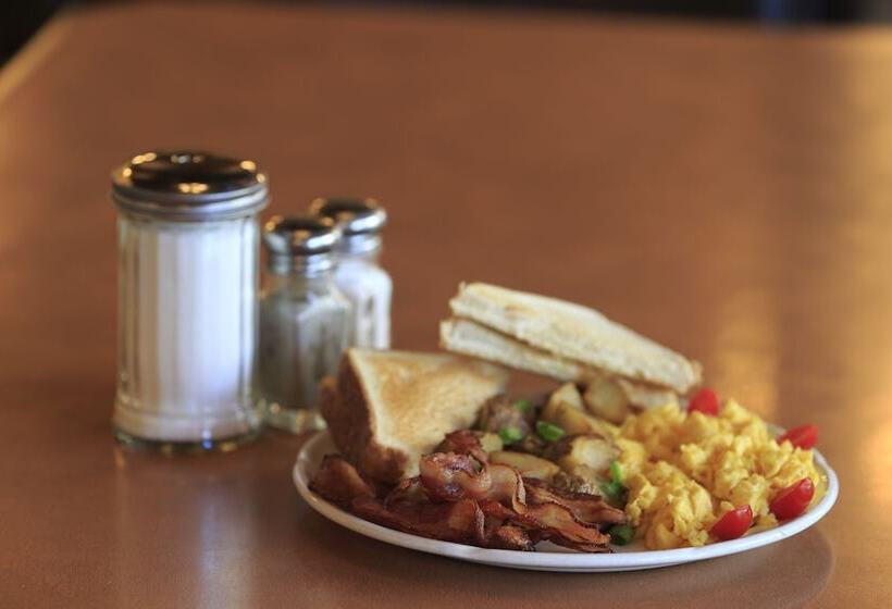 فندق David Thompson Resort