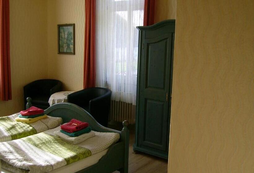 ホテル Gasthaus Zur Traube