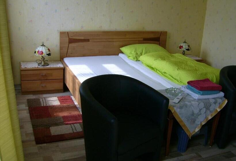 ホテル Gasthaus Zur Traube