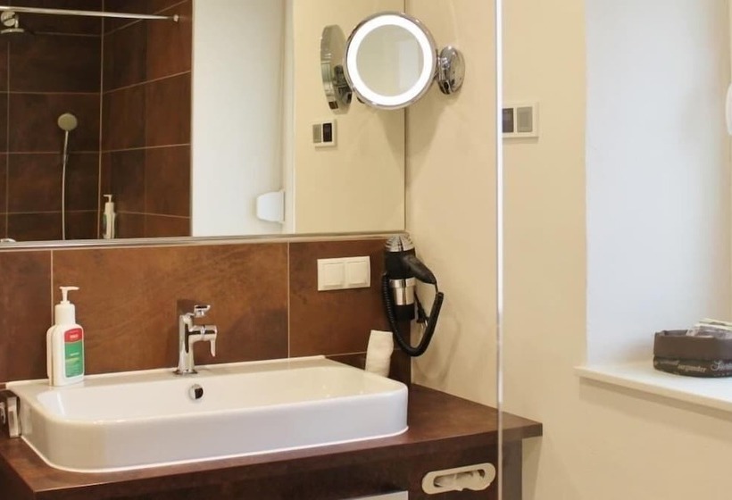 ホテル Gästehaus & Weingut Peth