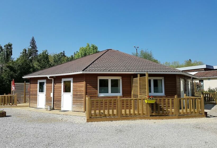 فندق L Agrion Bleu   Chambre Hôtelière   Campsite