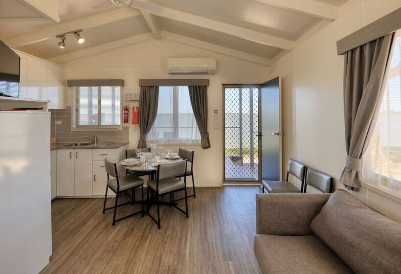 فندق Lake Boga Caravan Park