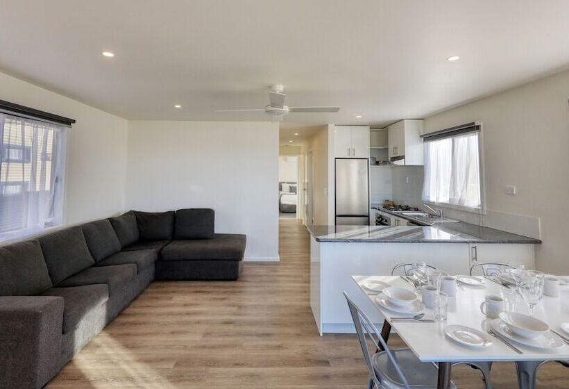 فندق Lake Boga Caravan Park