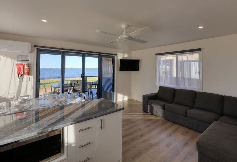 فندق Lake Boga Caravan Park