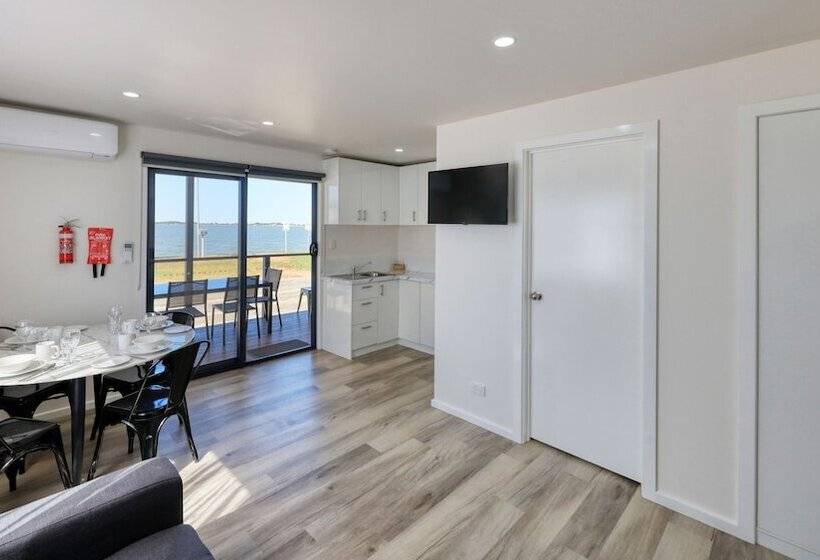 فندق Lake Boga Caravan Park