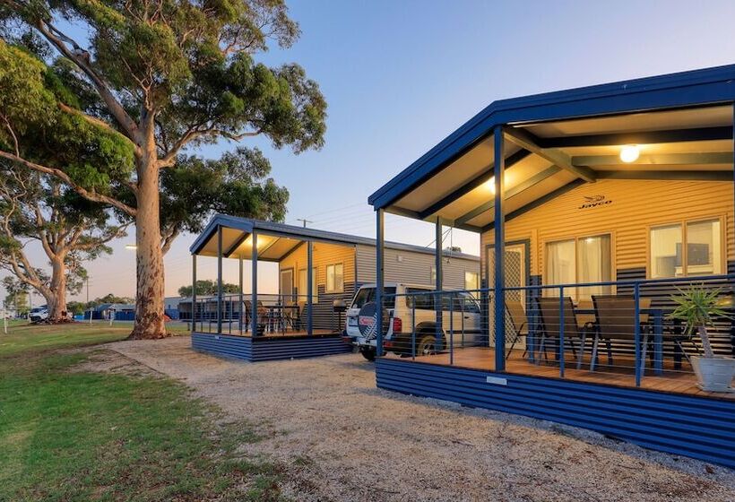 فندق Lake Boga Caravan Park