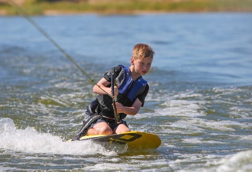 فندق Lake Boga Caravan Park