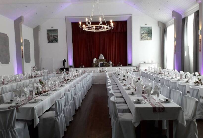 Отель Landgasthof Zum Adler