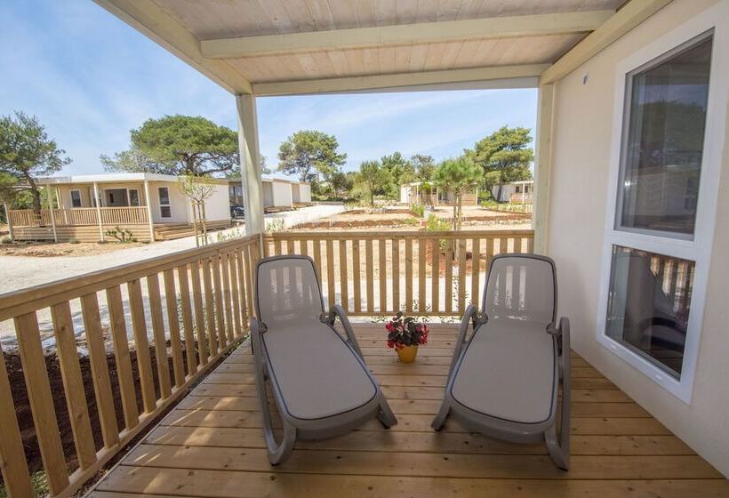 ホテル Mobile Homes At Camping Ugljan Resort