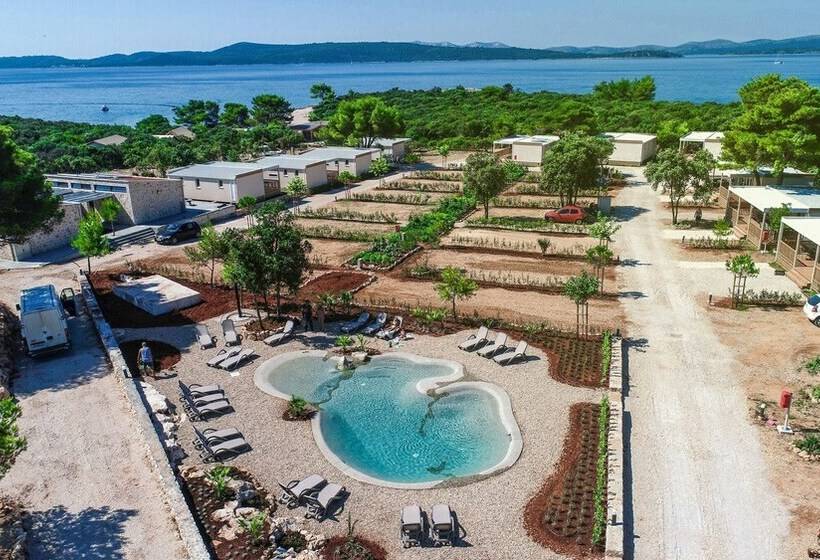 ホテル Mobile Homes At Camping Ugljan Resort