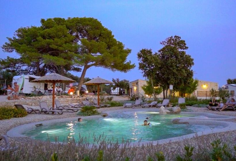 ホテル Mobile Homes At Camping Ugljan Resort