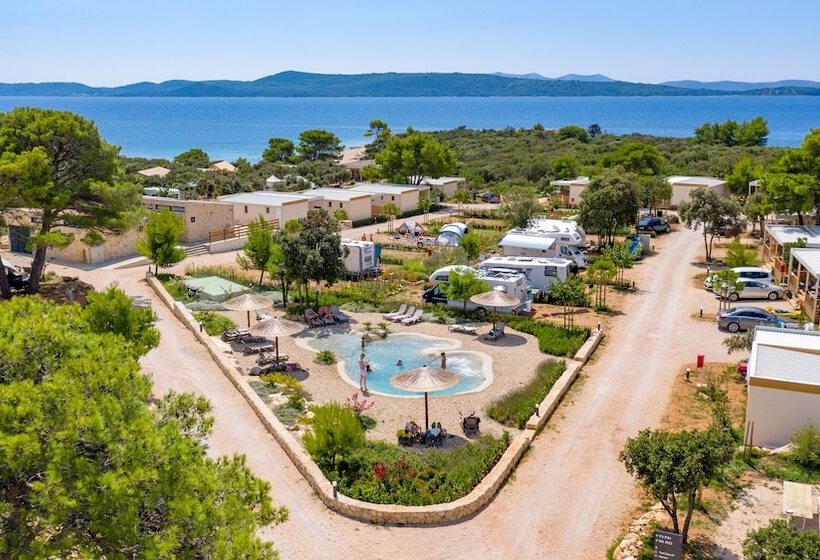 ホテル Mobile Homes At Camping Ugljan Resort