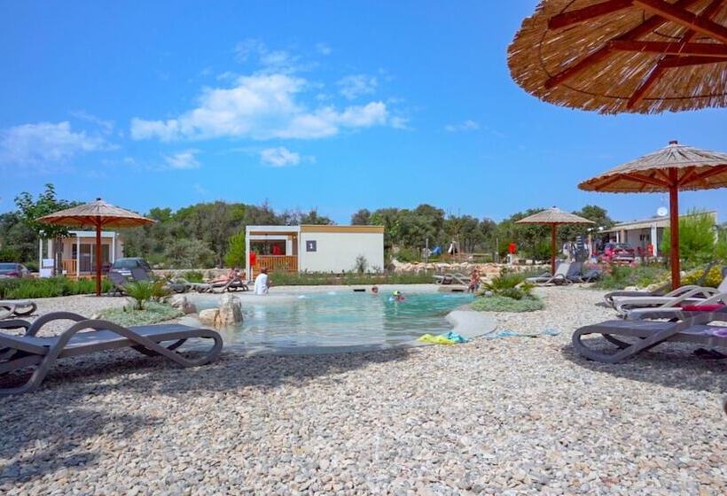 ホテル Mobile Homes At Camping Ugljan Resort
