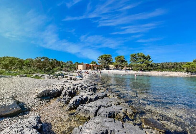 ホテル Mobile Homes At Camping Ugljan Resort