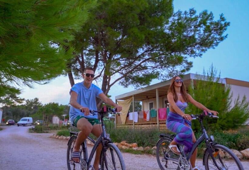 ホテル Mobile Homes At Camping Ugljan Resort