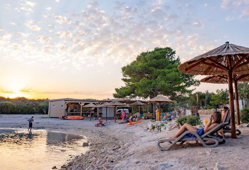 ホテル Mobile Homes At Camping Ugljan Resort