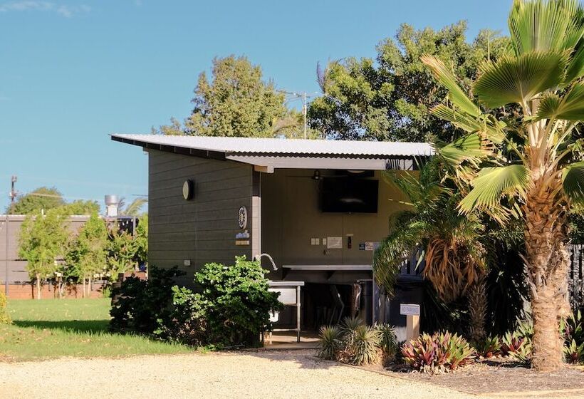 هتل Norwesta Lifestyle Park