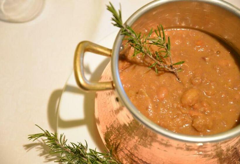 فندق Ristorante Da Roverino