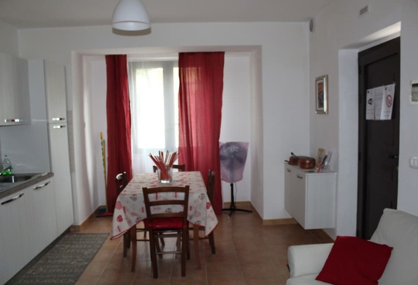 בית מלון כפרי Agriturismo I Murales