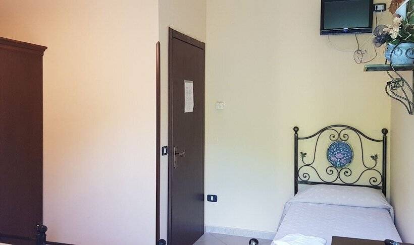 בית מלון כפרי Il Rifugio Longobardia Minorae