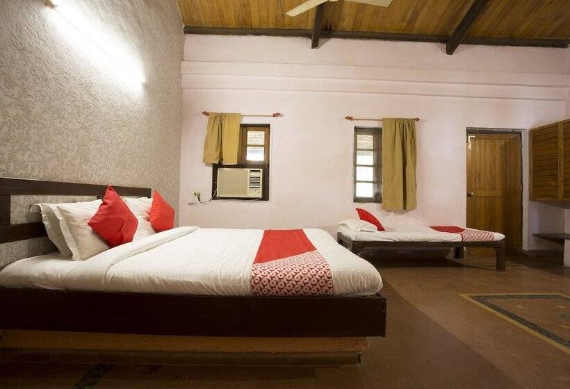 בית מלון כפרי Satya Resort By Oyo Rooms