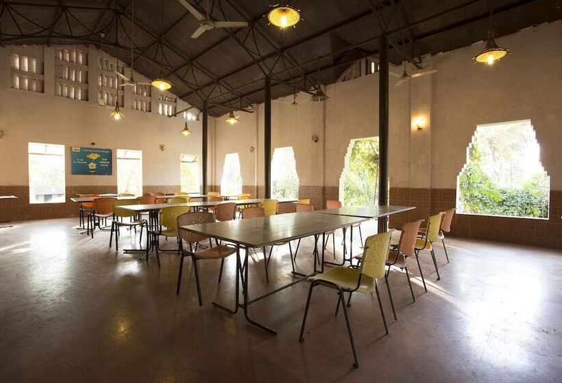 בית מלון כפרי Satya Resort By Oyo Rooms