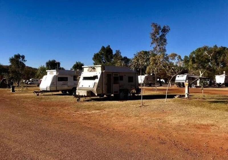 فندق Tom Price Tourist Park