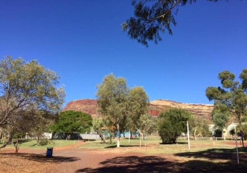 בית מלון כפרי Tom Price Tourist Park