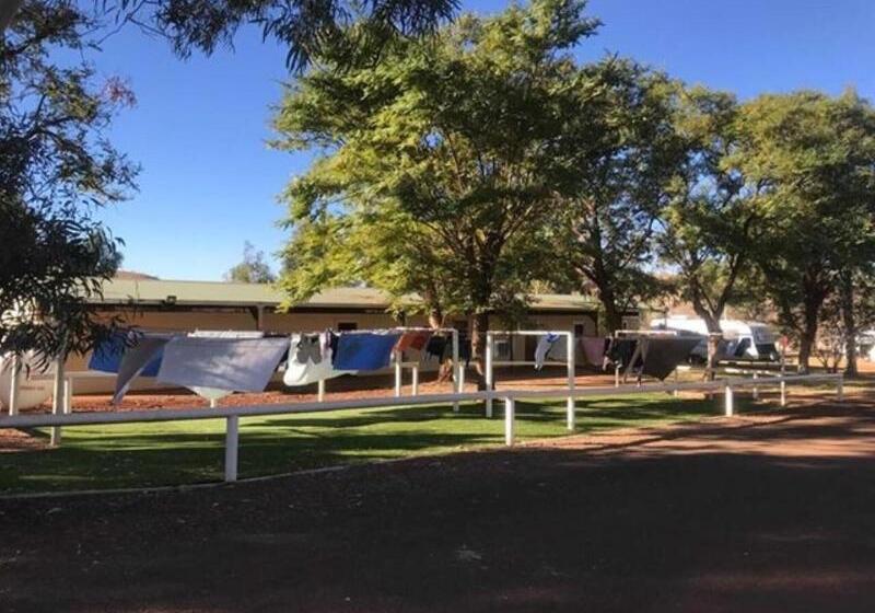 فندق Tom Price Tourist Park